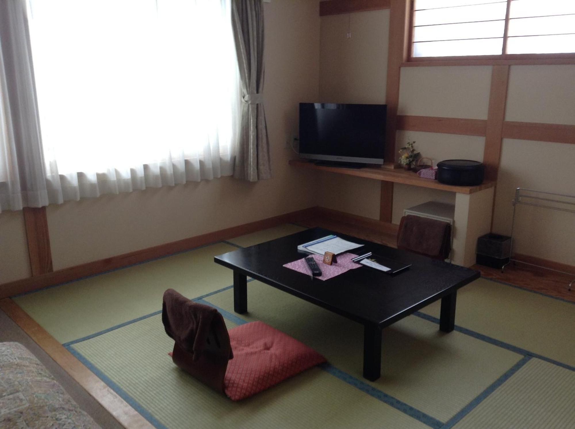 Minamiya 山とねこと遊ぶ宿 みなみ家 Hakuba Exterior photo