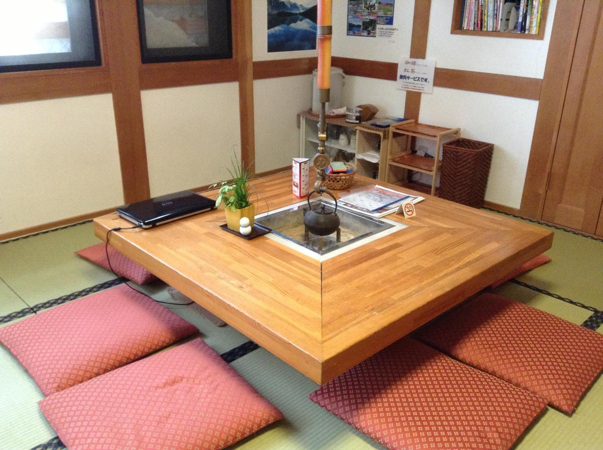Minamiya 山とねこと遊ぶ宿 みなみ家 Hakuba Exterior photo